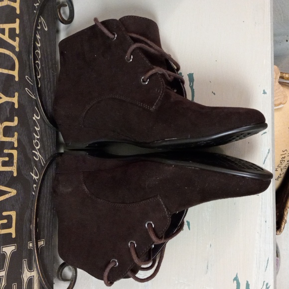 BROWN AEROSOLES BOOTIES - Picture 8 of 13